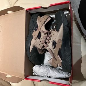 Nike Huarache Camel & Black